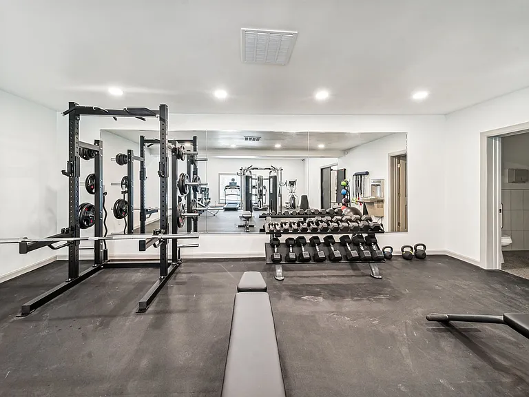 The Elms by ONYX *UNDER NEW MANAGEMENT* Now Offering FREE Prorated Rent! — Photo 9