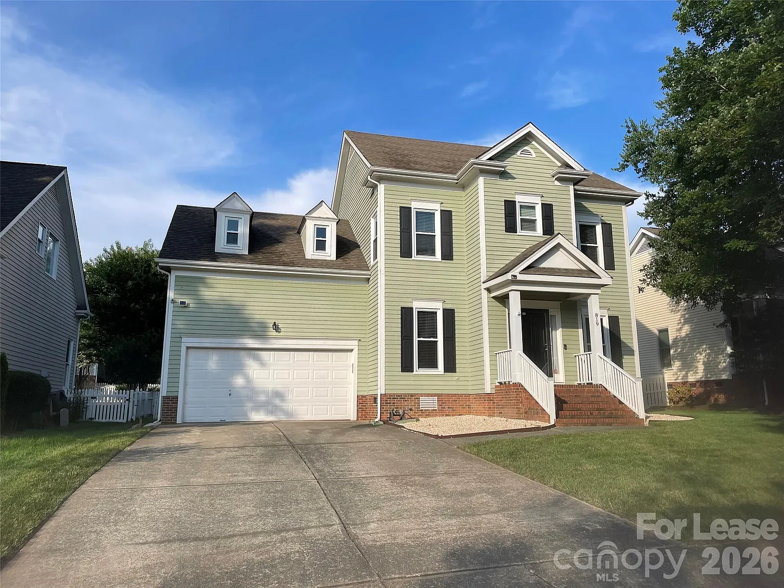 4 bed, 2.5 bath, 2097 sqft, $3,200 — Photo 1