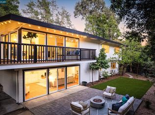 8 Westwood Ct, Orinda, CA 94563