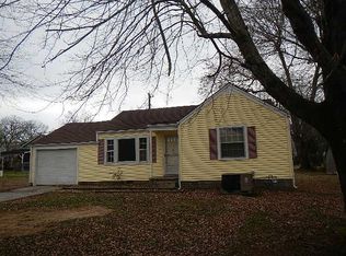 405 Riverside Dr, Manchester, TN 37355