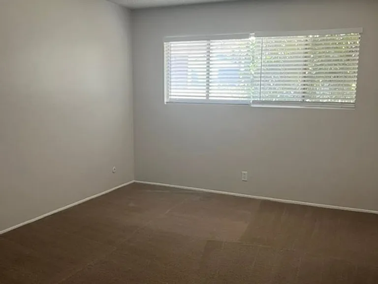 6400 Stockdale Hwy #1-4 — Photo 7