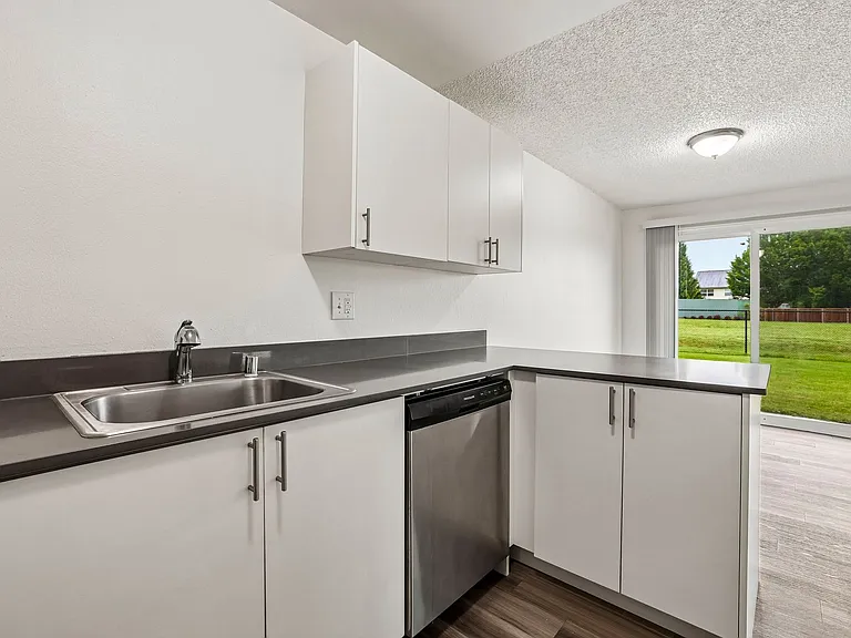2319 L St NE #B — Photo 31