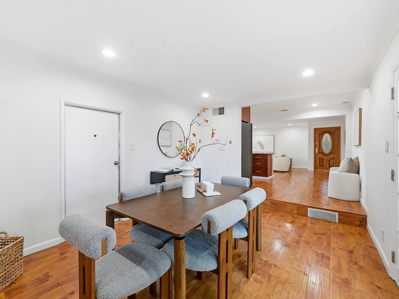 4 bed, 1713 sqft, $6,000 — Photo 4