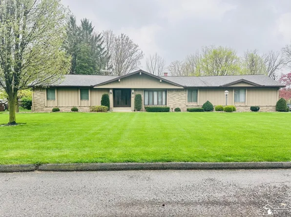 2057 W Stateline Rd, Temperance, MI 48182