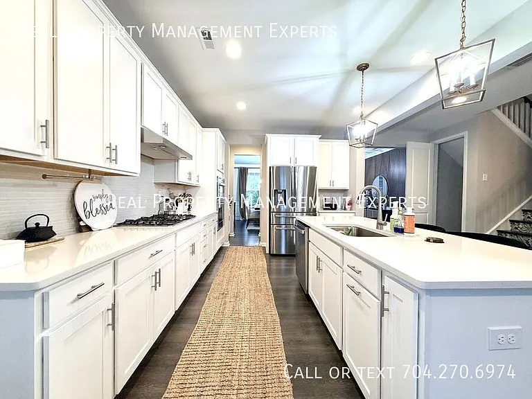 194 Winterberry St — Photo 2