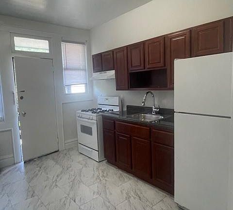 2nd image of 1309 Clinton Ave #31