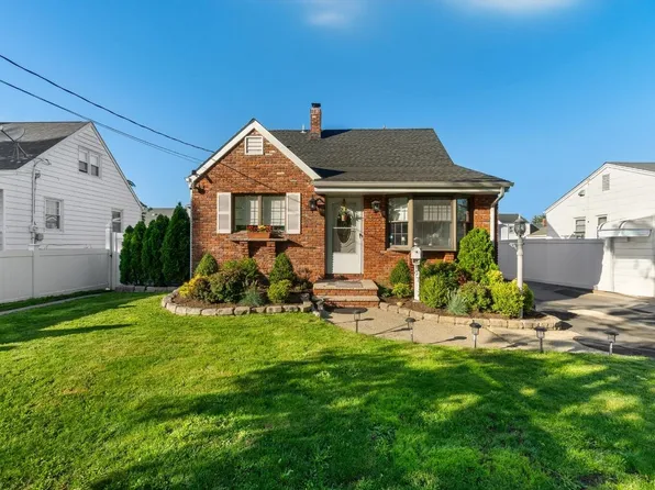 97 Avenue E, Lodi, NJ 07644