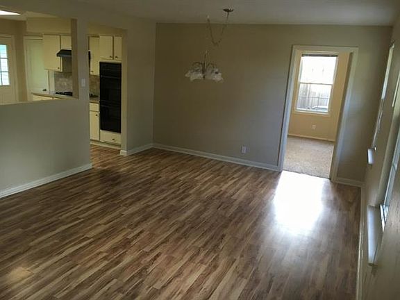 3rd image of 2428 Winthrop Dr