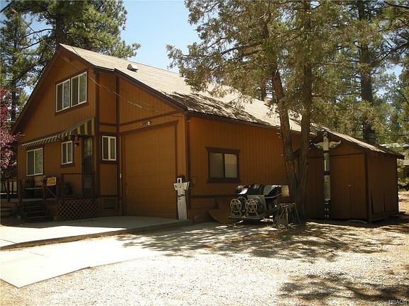 2nd image of 2071 1st Ln