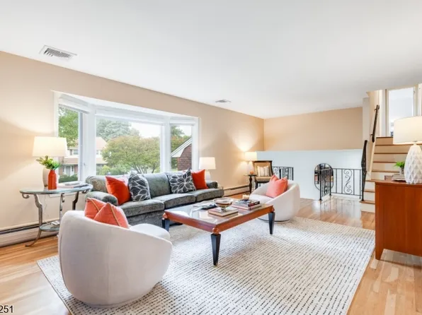49 Country Club Ln, Springfield Twp., NJ 07081