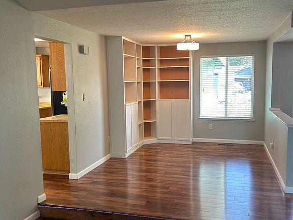 4th image of 2708 Pinewood Dr