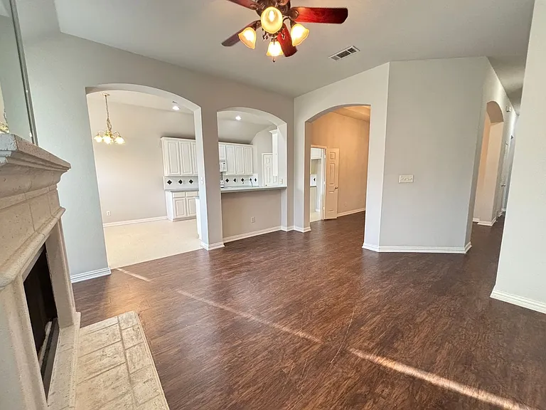2601 Coffey Dr — Photo 9