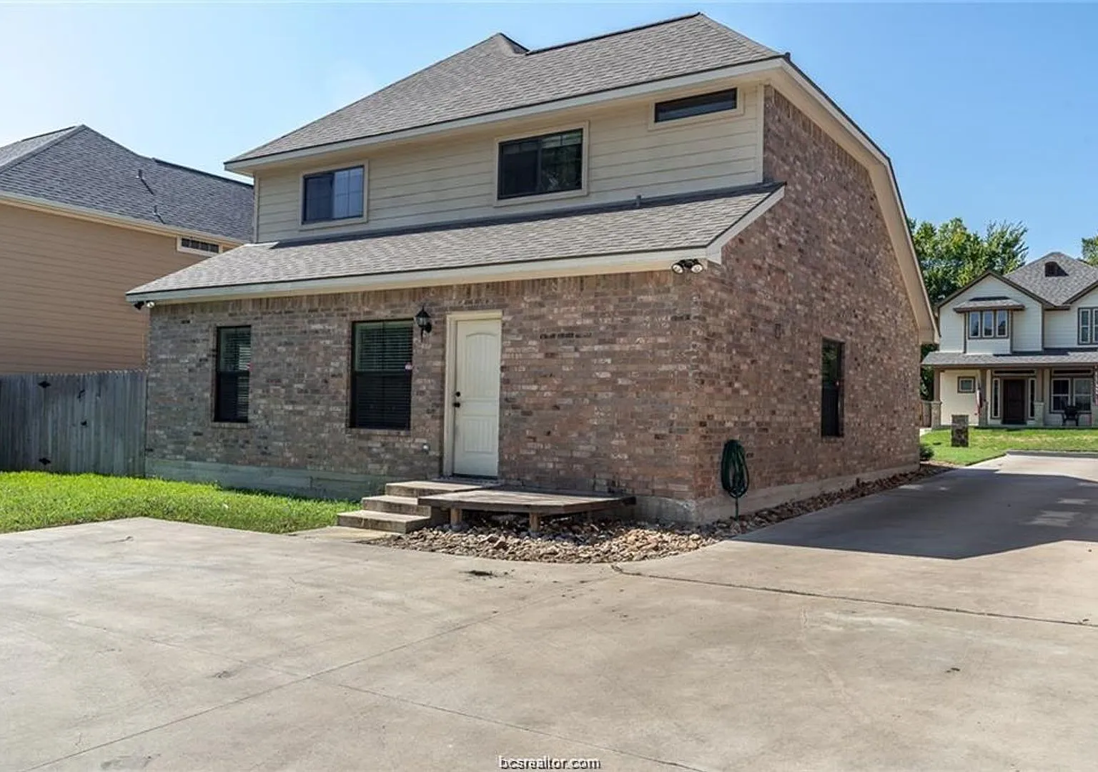 819 Churchill Street — Photo 3