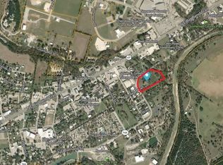 1404 NE Barnard St, Glen Rose, TX 76043