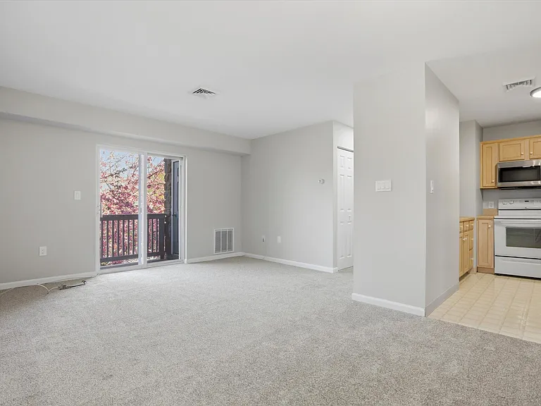 205 Horseshoe Dr — Photo 3