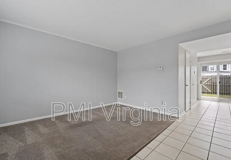 1257 Green Cedar Ln — Photo 4