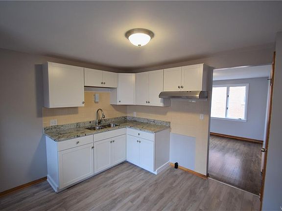 3rd image of 183 E Morris Ave