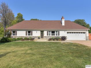 211 Bellevue Blvd N, Bellevue, NE 68005