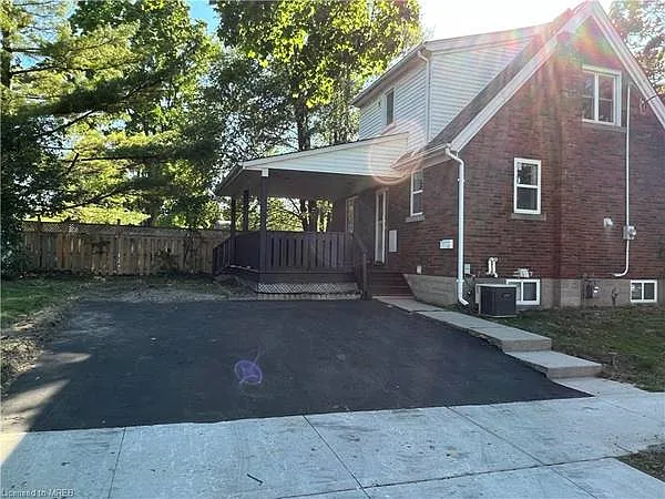 115 Highland Rd W — Photo 28