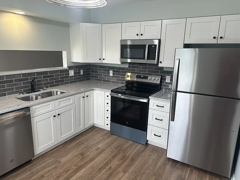 8600 Olde Colony Trl #126 — Photo 4