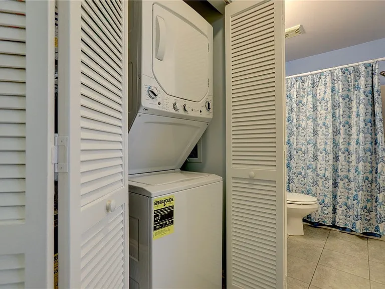 9635 Riverside Dr #4 — Photo 30