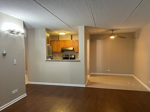 2nd image of 300 W Fullerton Ave APT 214