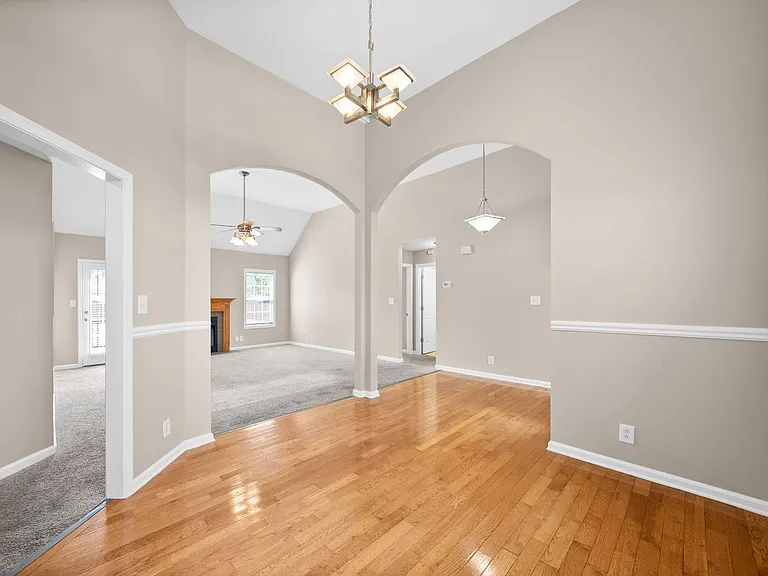 3932 Gaine Dr — Photo 11