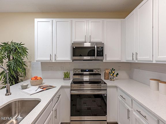 4th image of 512 HOPEWELL Drive