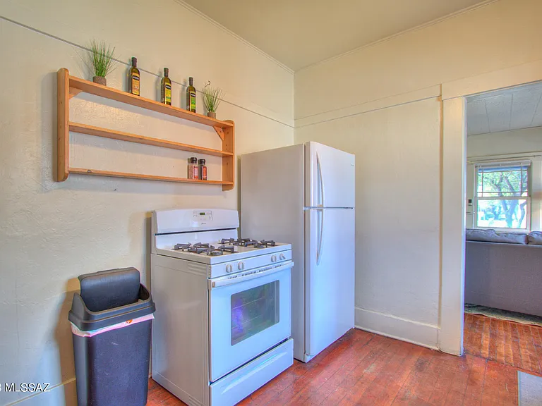 926 N 3rd Ave — Photo 13