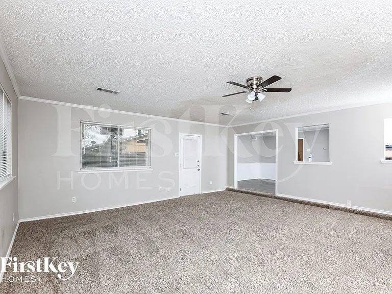 3630 Williamsburg Dr — Photo 7