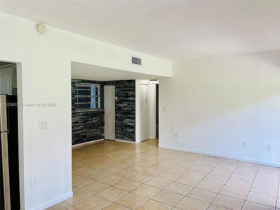 4th image of 399 NW 72nd Ave APT 105