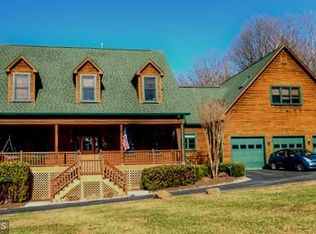 8102 Summerfield Hills Dr, Warrenton, VA 20186