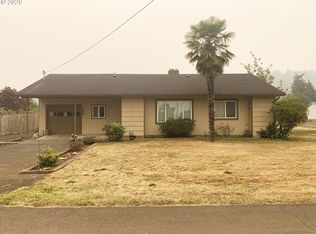 458 SE Moffitt Rd, Waldport, OR 97394