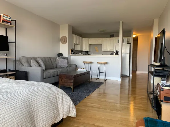 1636 N Wells St APT 904, Chicago, IL 60614