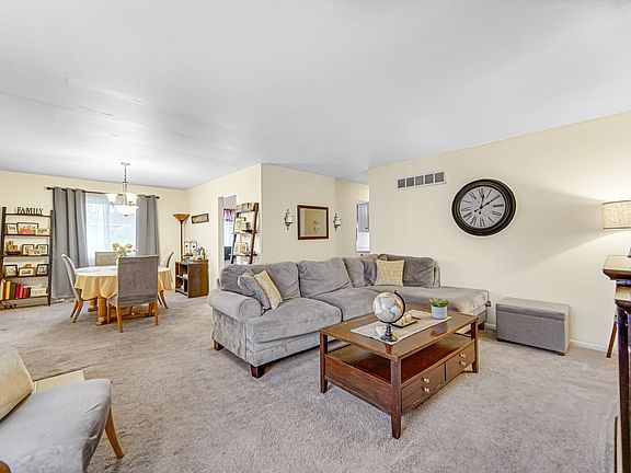 5th image of 444 N Pleasant Dr