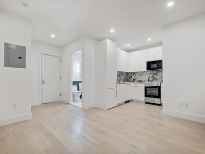 300 W 21st St APT 37, New York, NY, 10011