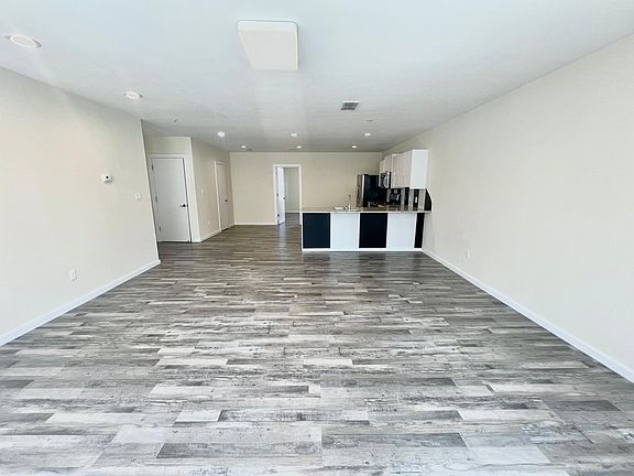 5th image of 812 N 48th St #8