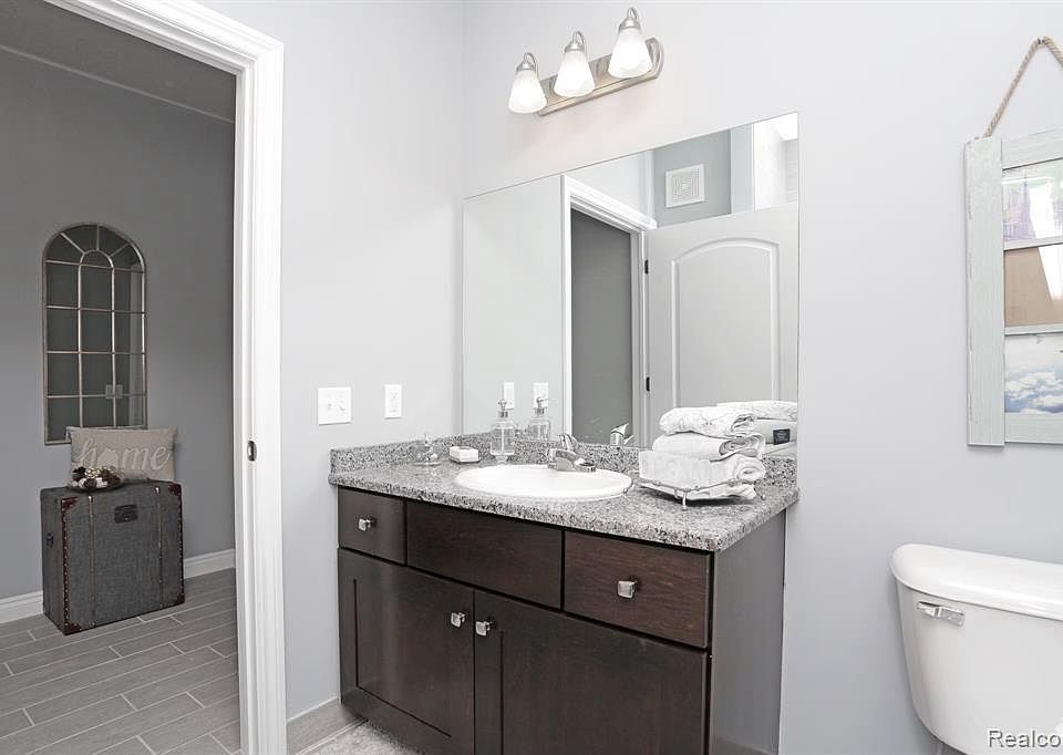 54246 Bay Point Dr, photo 12