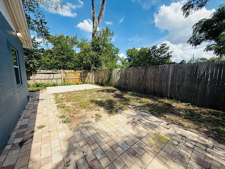 4203 E Yukon St — Photo 35
