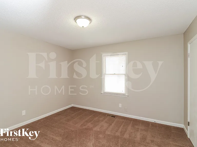 5531 Concord Cir — Photo 15