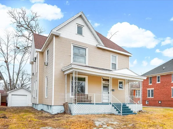 449 N 3rd Ave, Canton, IL 61520