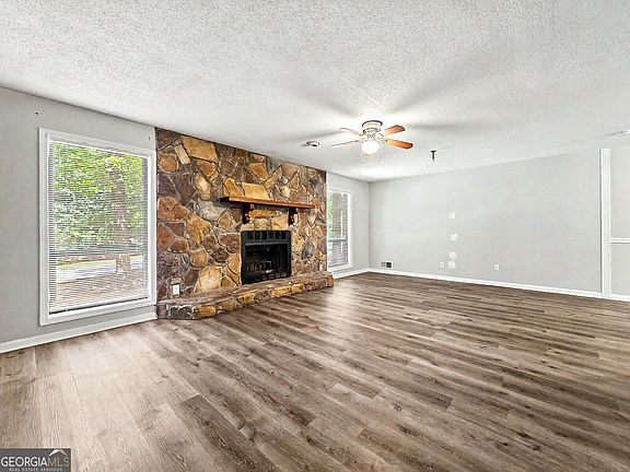 5th image of 3754 Lamar Way