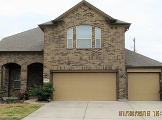 6610 Hunters Trace Ln, Baytown, TX 77521