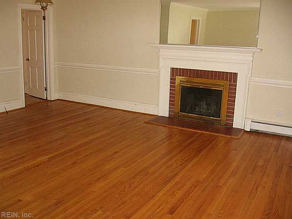 3rd image of 304 Edgewood Dr