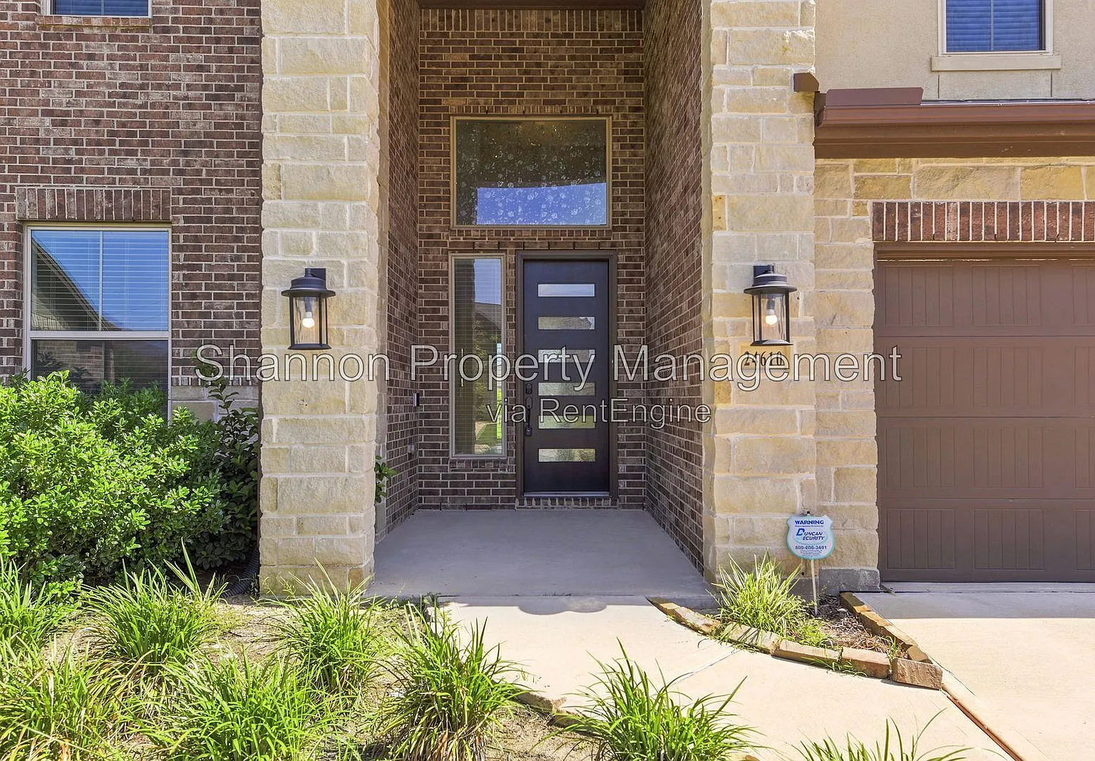 5 bed, 4.0 bath, 3200 sqft, $3,200 — Photo 4