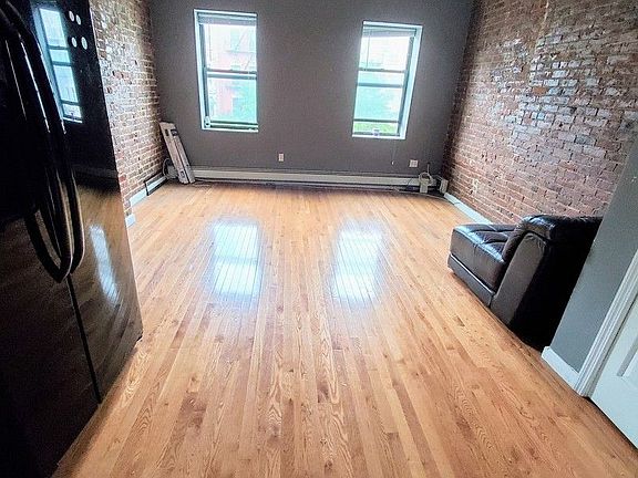 4th image of 312 Pleasant Ave APT 3