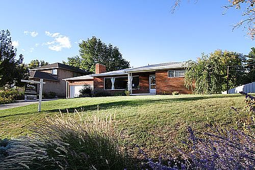 1st image of 1249 E Pondoray Cir
