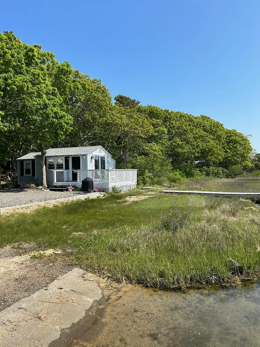 Building Photo - 28 Seconsett Point Rd #C