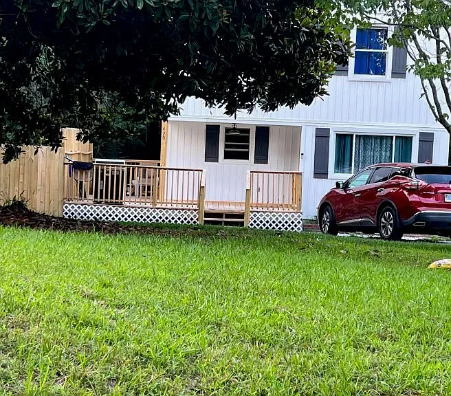 420 Carriage Rd — Photo 1