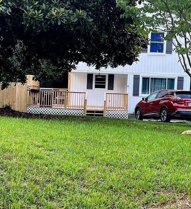 1st image of 420 Carriage Rd